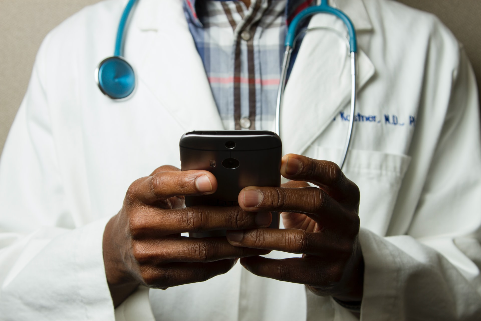 デジタル技術を活用した医療サービスは起死回生となるか