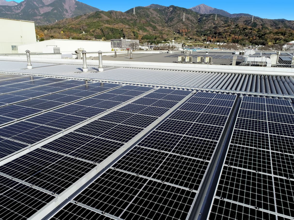 秦野工場太陽光パネル
