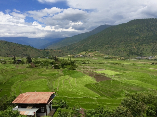 ブータンの環境意識と二酸化炭素排出マイナスの実現