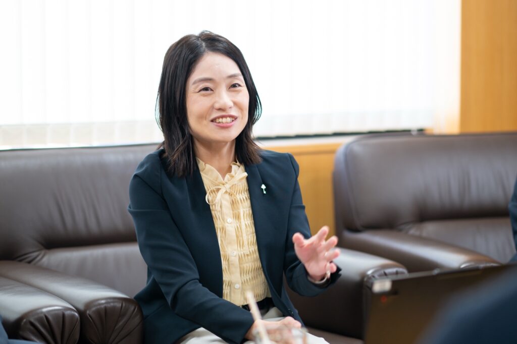 サステナビリティの考え方について話す枡井様と髙木様