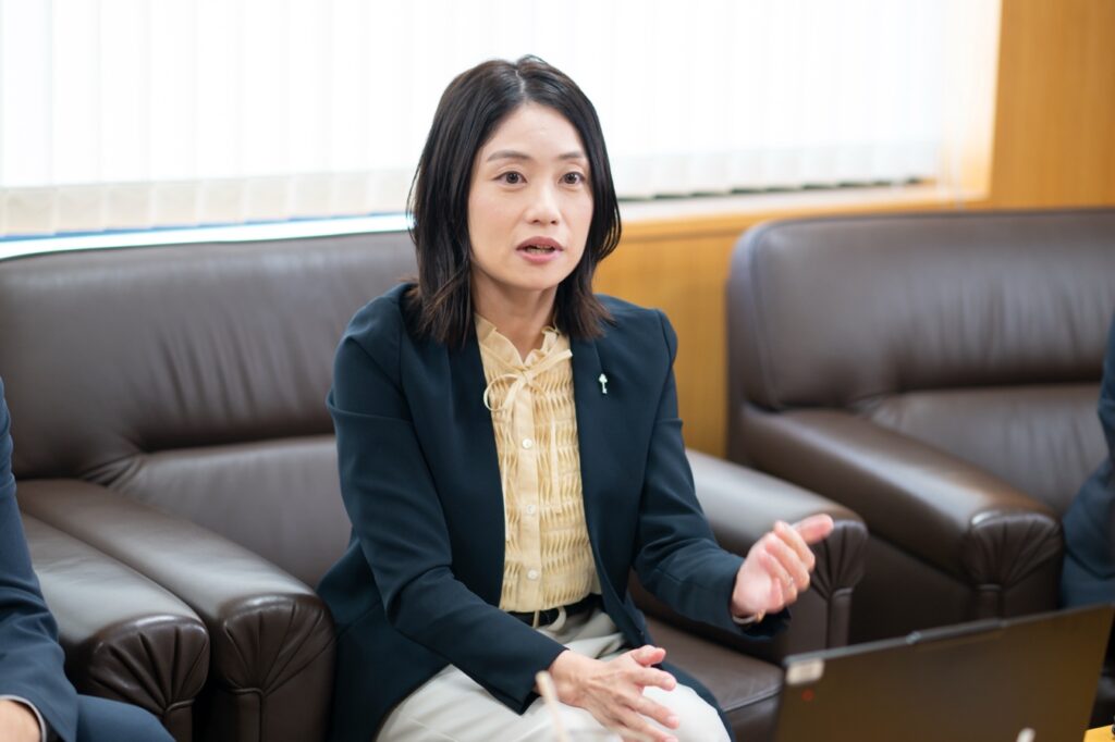 コーヒーの未来への思いを話す枡井様と髙木様